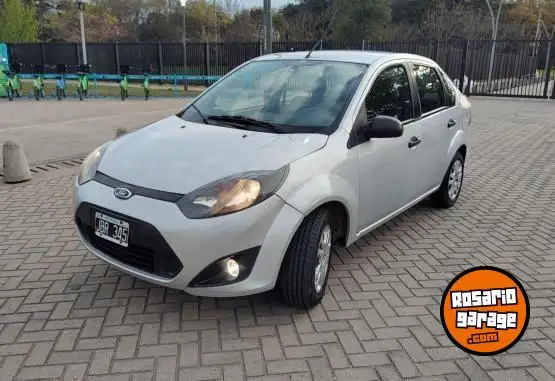 Ford Fiesta Max  2011 - foto 2