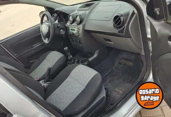 Ford Fiesta Max  2011 - foto 3