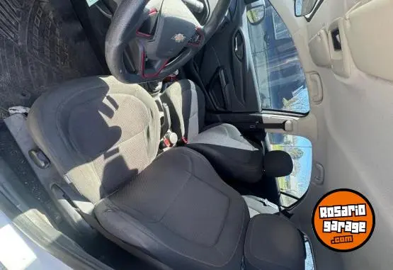 Chevrolet Onix Effect 1.4  2016 - foto 2