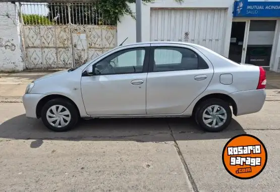 Toyota Etios Xs Sedan  2016 - foto 2