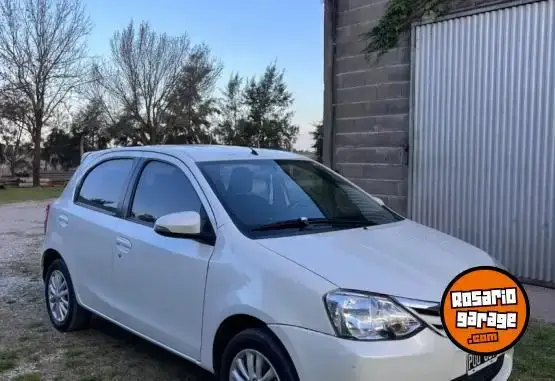 Toyota Etios  2015 - foto 1