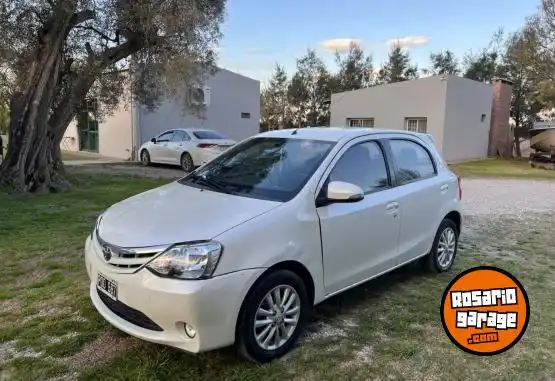 Toyota Etios  2015 - foto 3