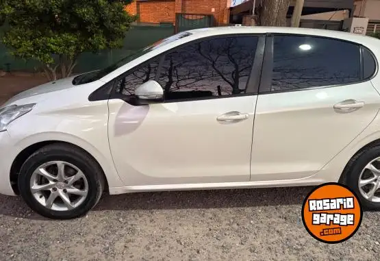 Peugeot 208 Touch  2016 - foto 2
