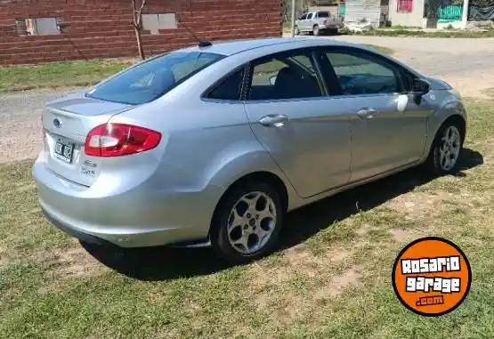Ford Fiesta Kinetic  2011 - foto 4