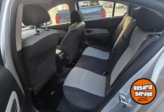 Chevrolet Cruze  2011 - foto 3