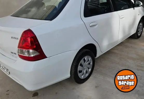 Toyota Etios  2018 - foto 3