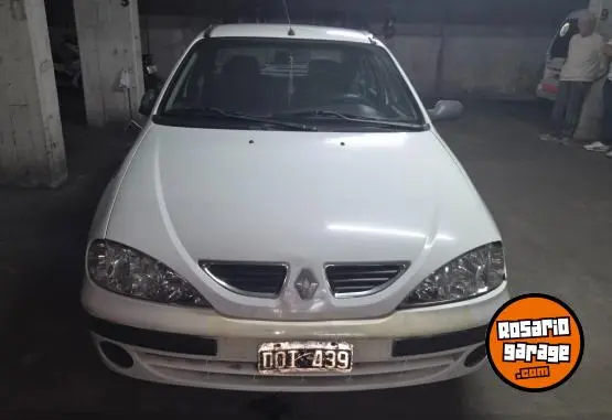 Renault Megane Tricuerpo  2000 - foto 1