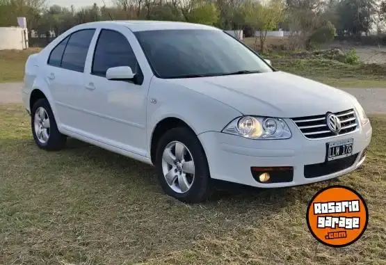 Volkswagen Bora  2012 - foto 1