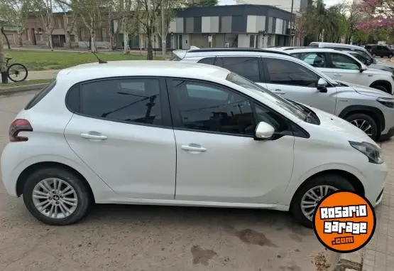 Peugeot 208 Allure  2018 - foto 3