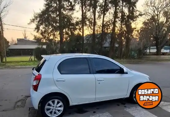 Toyota Etios  2017 - foto 1