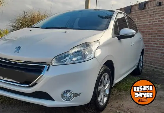 Peugeot 208 2015 - foto 1