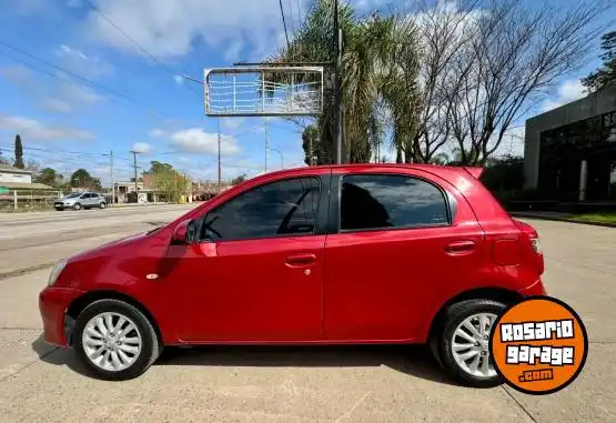 Toyota Etios  2014 - foto 2