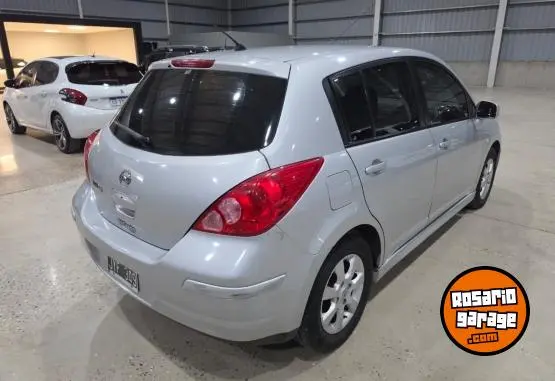 Nissan Tiida  2011 - foto 4