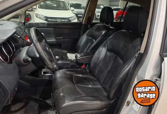 Nissan Tiida  2011 - foto 5
