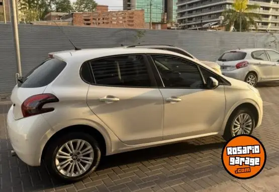 Peugeot 208 Allure  2018 - foto 3