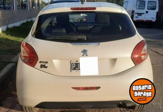 Peugeot 208 2015 - foto 1