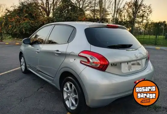 Peugeot 208  Allure Plus Touchscr  2013 - foto 4