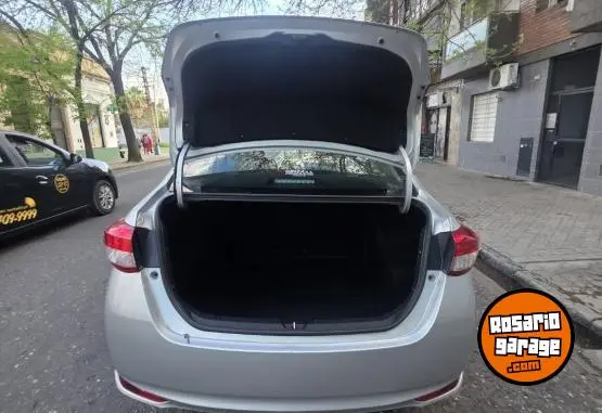 Toyota Yaris Xls 4 Puertas  2020 - foto 4