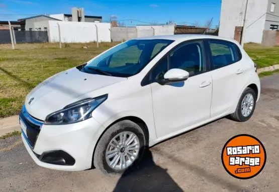 Peugeot 208 Allure 1.6 Tiptronic  2019 - foto 1