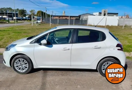 Peugeot 208 Allure 1.6 Tiptronic  2019 - foto 2