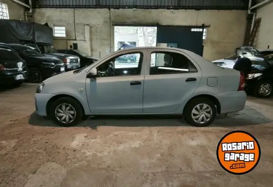 Toyota Etios Sedan X 1.5  2019 - foto 2