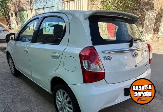Toyota Etios  2014 - foto 2