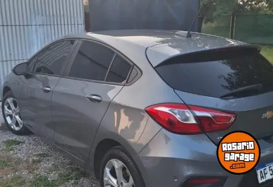 Chevrolet Cruze  2022 - foto 1
