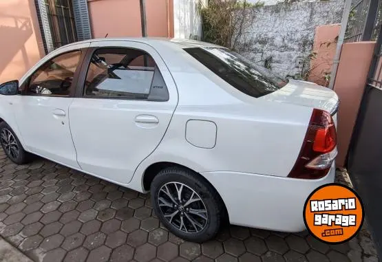 Toyota Etios  2016 - foto 2