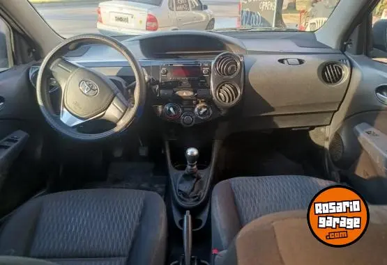 Toyota Etios X  2017 - foto 3