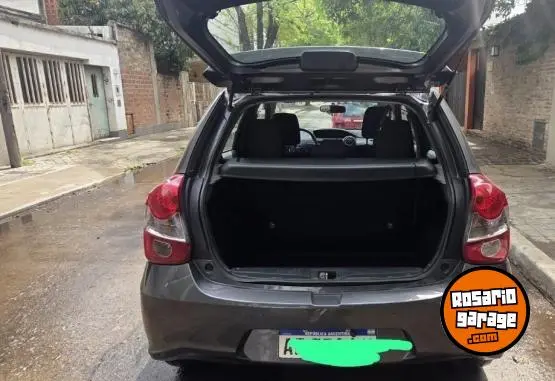 Toyota Etios Xls  5 Puertas  2022 - foto 3