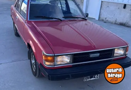 Toyota Carina  1983 - foto 1