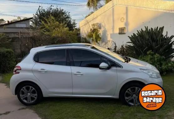 Peugeot 208 1.6 5P Feline  2014 - foto 2