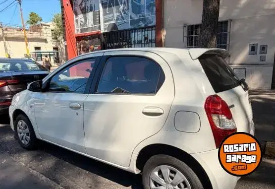 Toyota Etios  2015 - foto 1