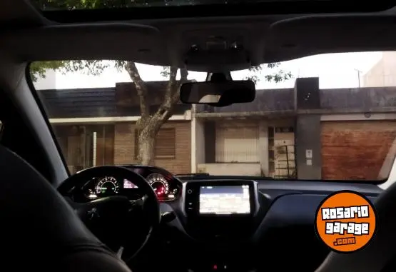 Peugeot 208 Feline Pack Cuir  2014 - foto 2