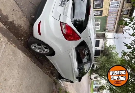 Ford Fiesta Kinetic Se  2014 - foto 1