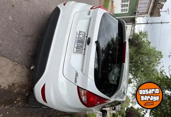 Ford Fiesta Kinetic Se  2014 - foto 2