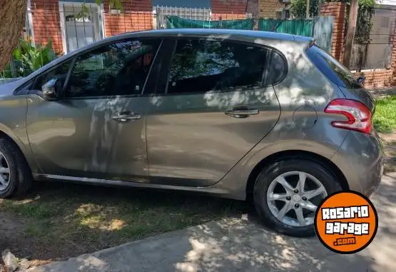 Peugeot 208  2015 - foto 1