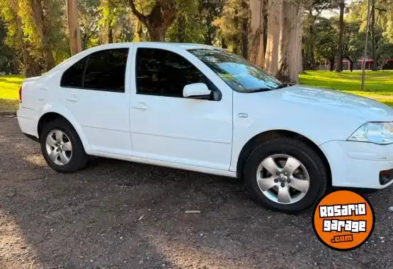 Volkswagen Bora 2.0 Nafta  2011 - foto 1