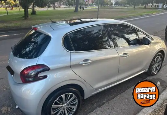 Peugeot 208  2018 - foto 1