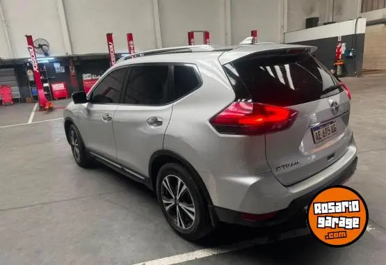 Nissan Exlclusive 2.5 4X4  2021 - foto 2