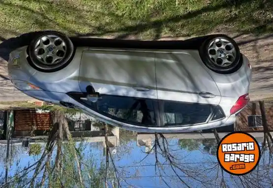 Ford Fiesta 2011 - foto 1