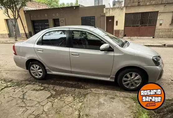 Toyota Etios  2021 - foto 1