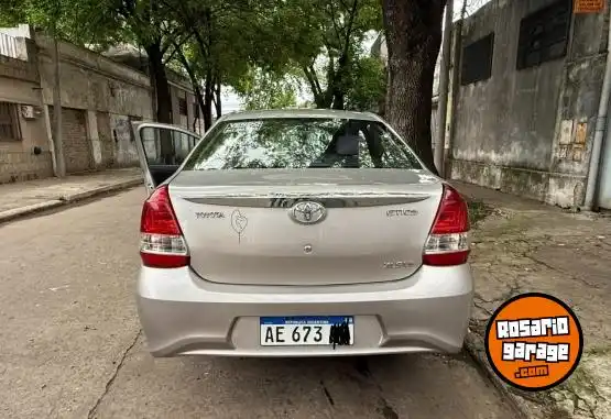 Toyota Etios  2021 - foto 3