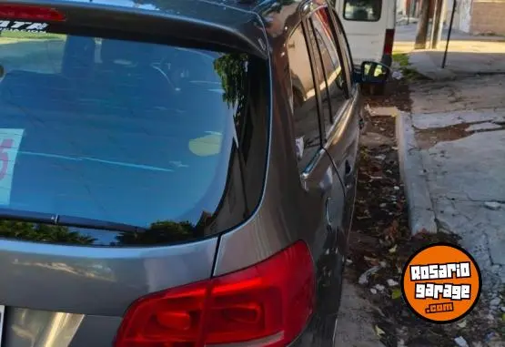 Volkswagen Suran  2012 - foto 1