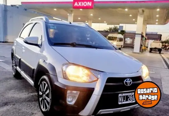 Toyota Etios Cross  2014 - foto 1