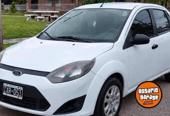 Ford Fiesta Max  2010 - foto 1