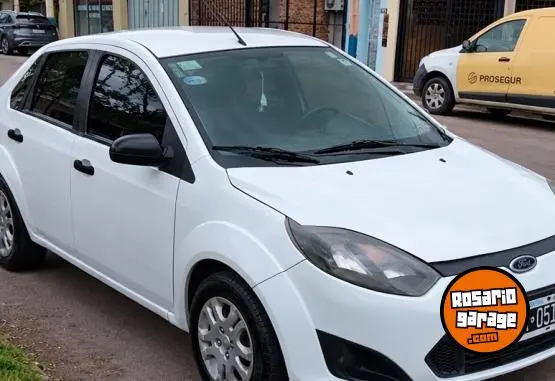 Ford Fiesta Max  2010 - foto 2
