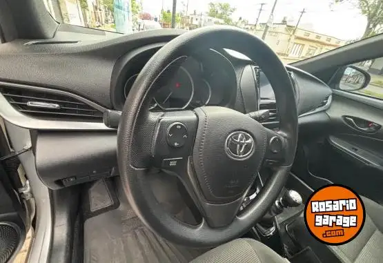 Toyota Yaris Xs Manual  2022 - foto 2