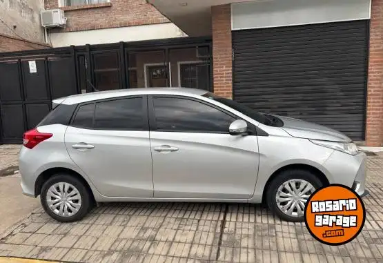Toyota Yaris Xs Manual  2022 - foto 4