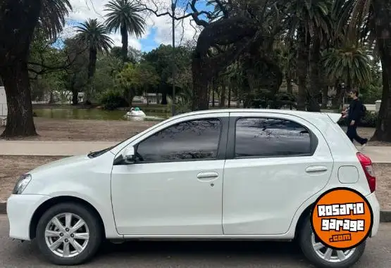Toyota Etios Xls At  2017 - foto 3